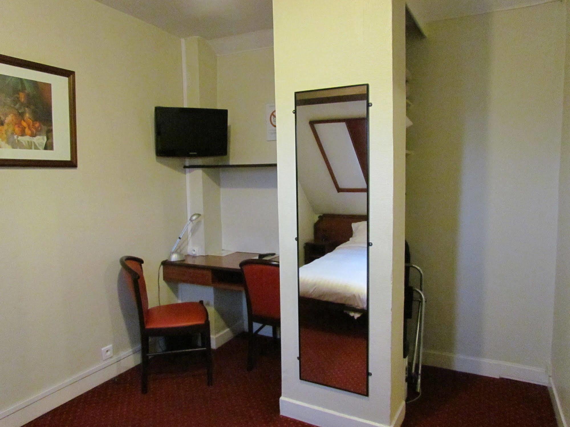 Du Parc 3* Aulnay-sous-Bois